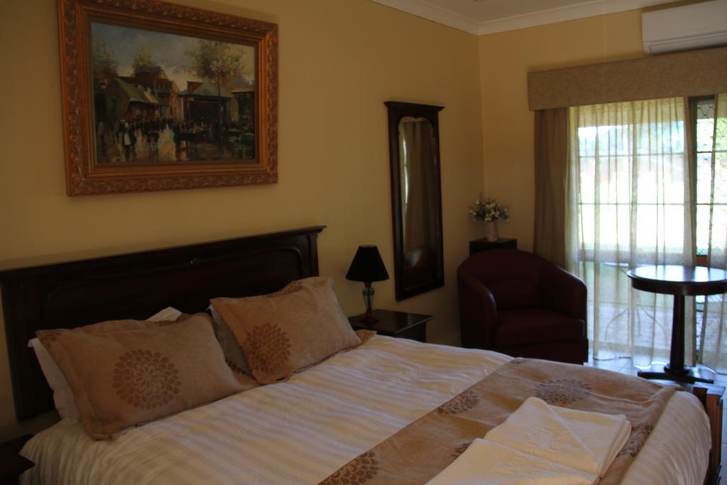 Overlander Homestead Motel Рома Стая снимка