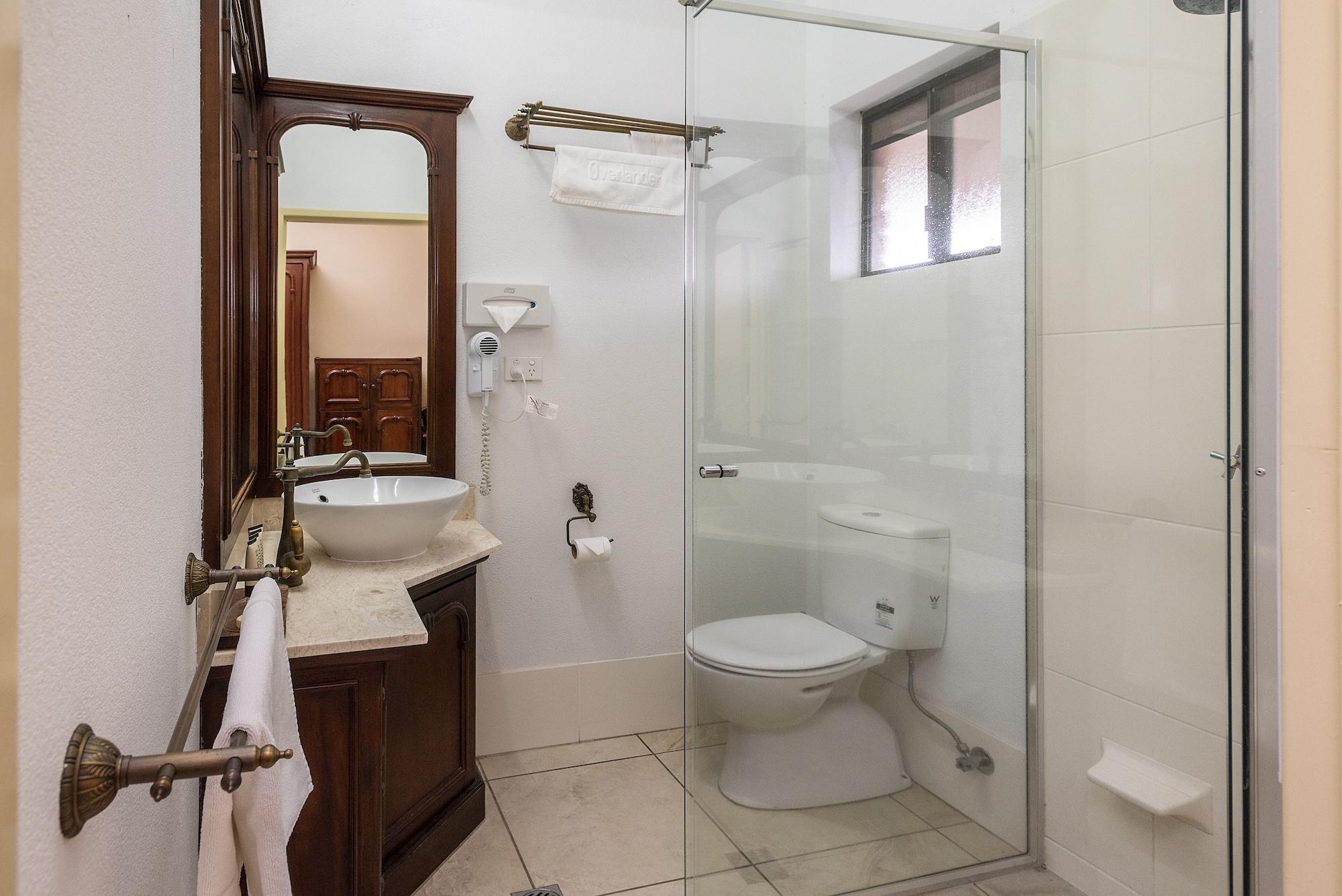 Overlander Homestead Motel Рома Екстериор снимка