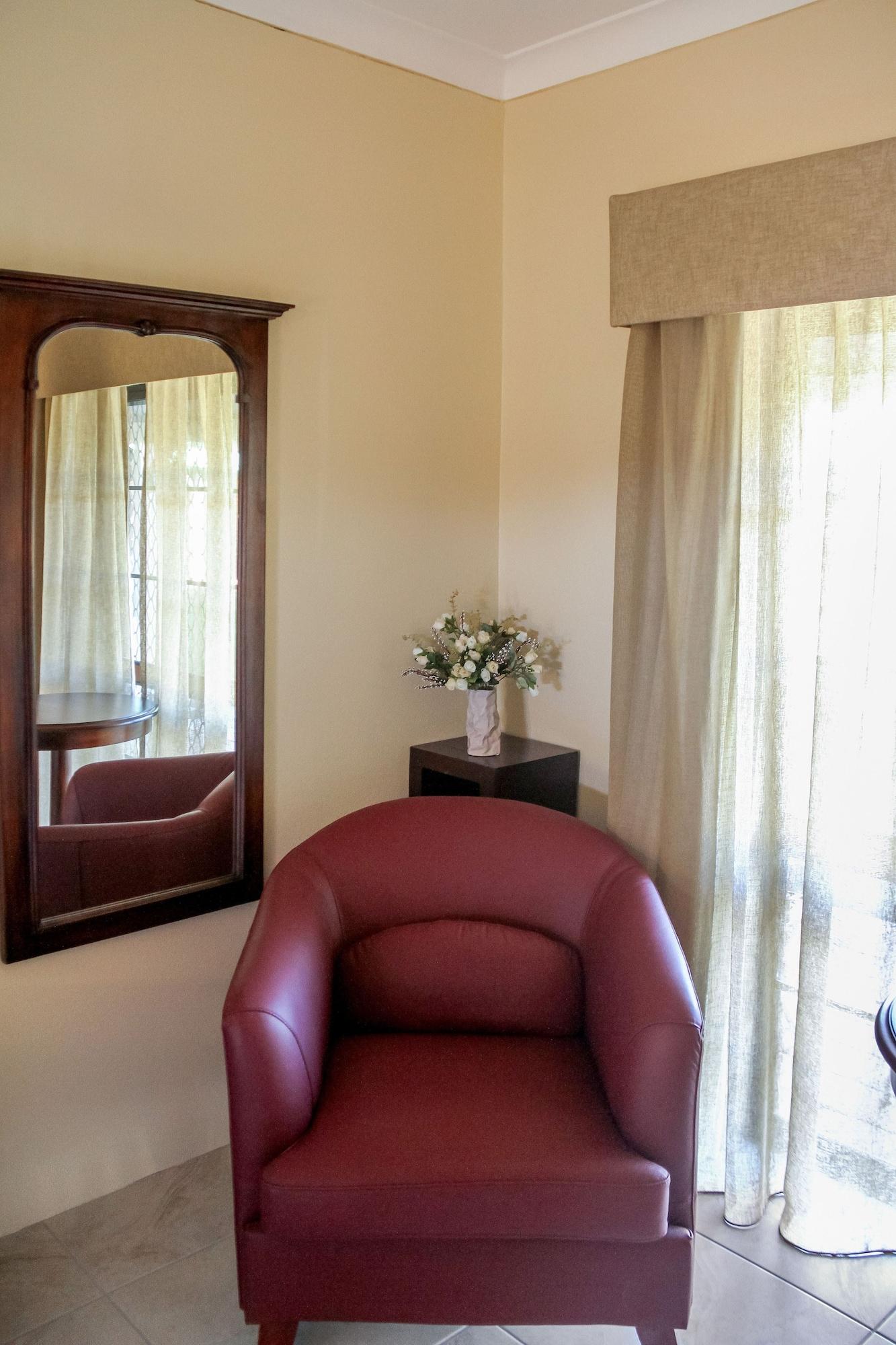 Overlander Homestead Motel Рома Екстериор снимка