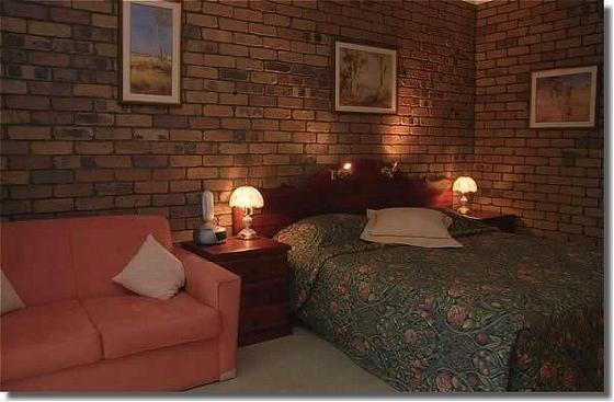 Overlander Homestead Motel Рома Стая снимка