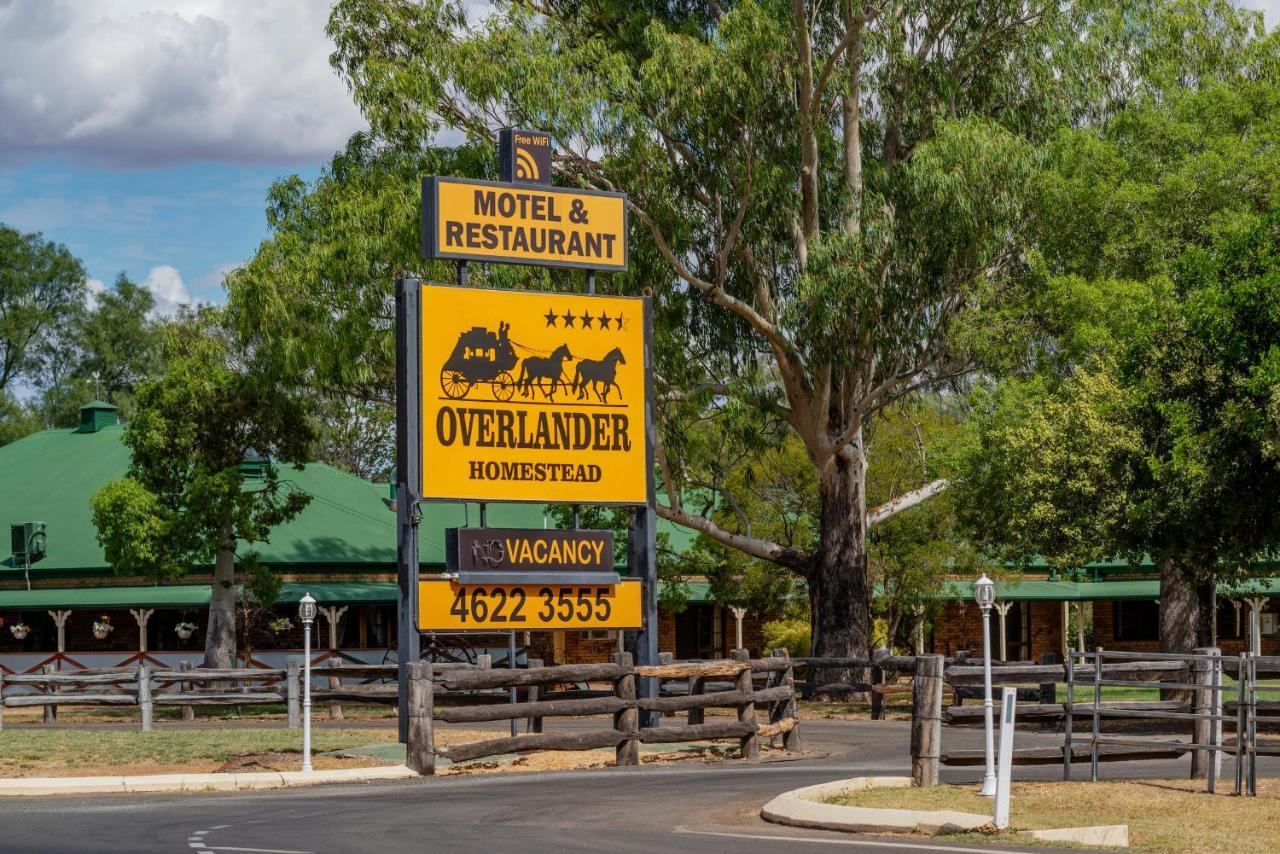 Overlander Homestead Motel Рома Екстериор снимка